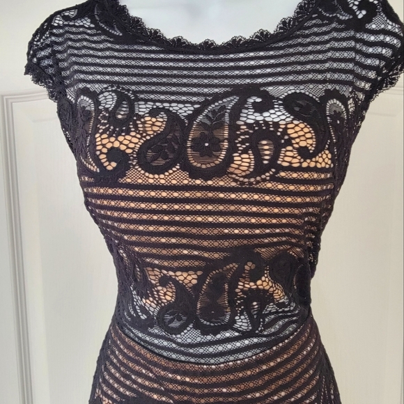 Bisou Bisou  Evening Lace Gown - Picture 7 of 12